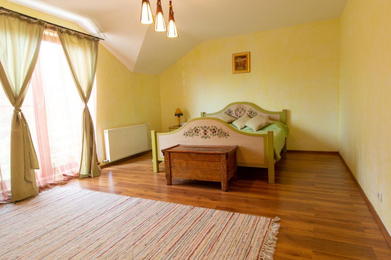Vila Cu Mesteceni Câmpina Extérieur photo